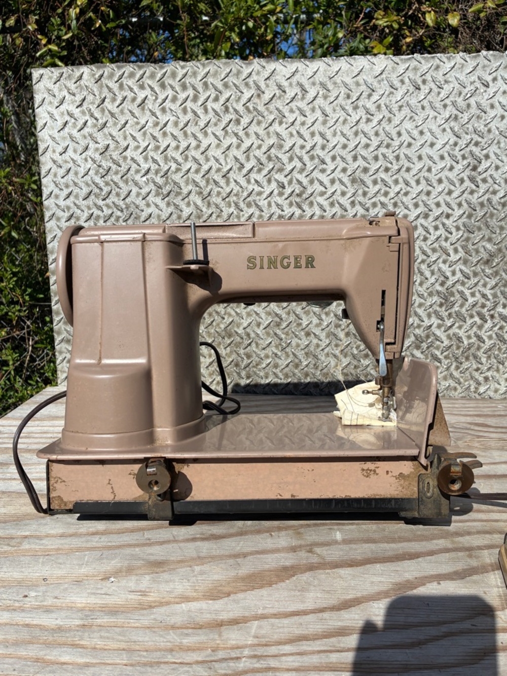 Vintage Singer 301A Heavy Duty Sewing Machine With Pedal For Parts & Or Repair - Picture 5 of 7